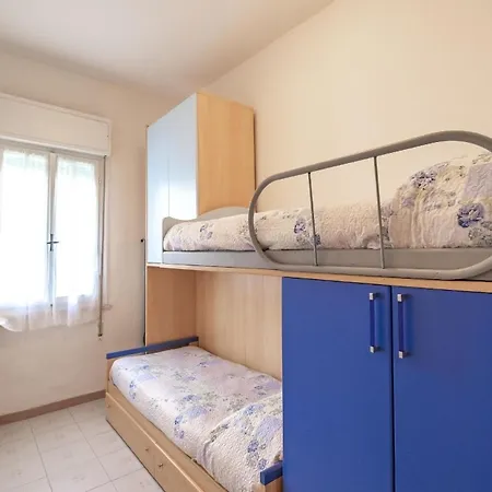 3-zimmer-fewo, Erdgeschoss, Zentrale Lage Mit Privatem Gefliestem Garden, Parkplatz