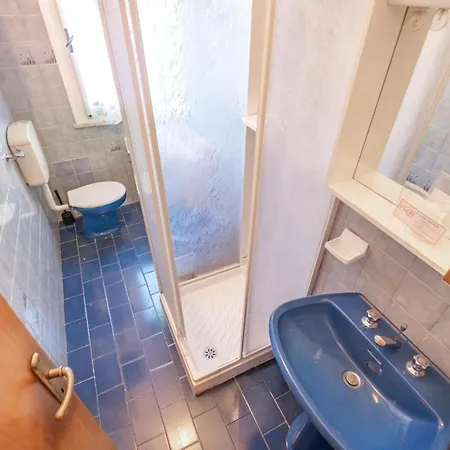 Διαμέρισμα 3-zimmer-fewo, Erdgeschoss, Zentrale Lage Mit Privatem Gefliestem Garden, Parkplatz *