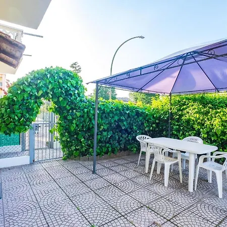 3-zimmer-fewo, Erdgeschoss, Zentrale Lage Mit Privatem Gefliestem Garden, Parkplatz * לידו דלה נציוני